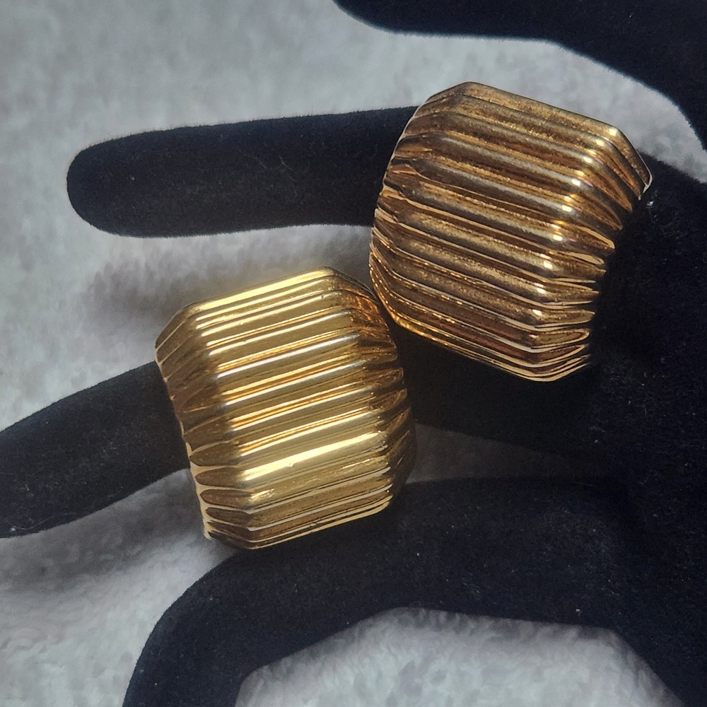 Joan Rivers Gold Tone Ribbed Scalloped Rectangular Statement‎ Clip On Earrings